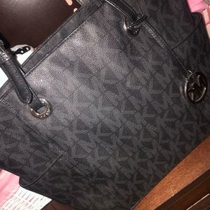 Black Michael kors bag